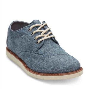 TOMS Chambray Brogue Youth Shoe